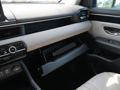 Used 2025 Honda Pilot EX-L image 28