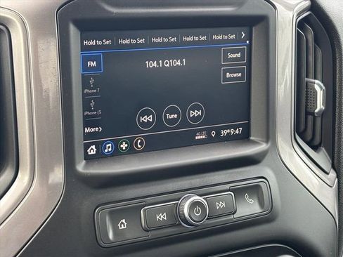 Used 2023 Chevrolet Silverado 2500 Custom w/ Custom Value Package image 4