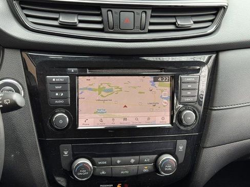 Used 2019 Nissan Rogue SV w/ Premium Package image 25