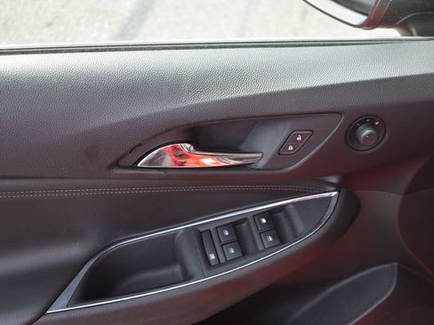 Used 2018 Chevrolet Cruze Premier FWD image 12