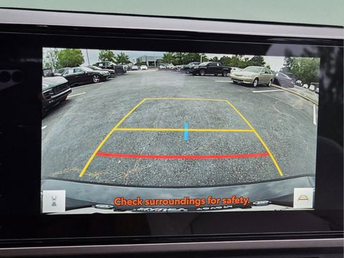 Used 2026 Toyota Camry XLE AWD/4WD image 16