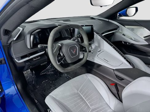 Used 2025 Chevrolet Corvette Stingray Preferred Cpe w/ 2LT RWD image 4