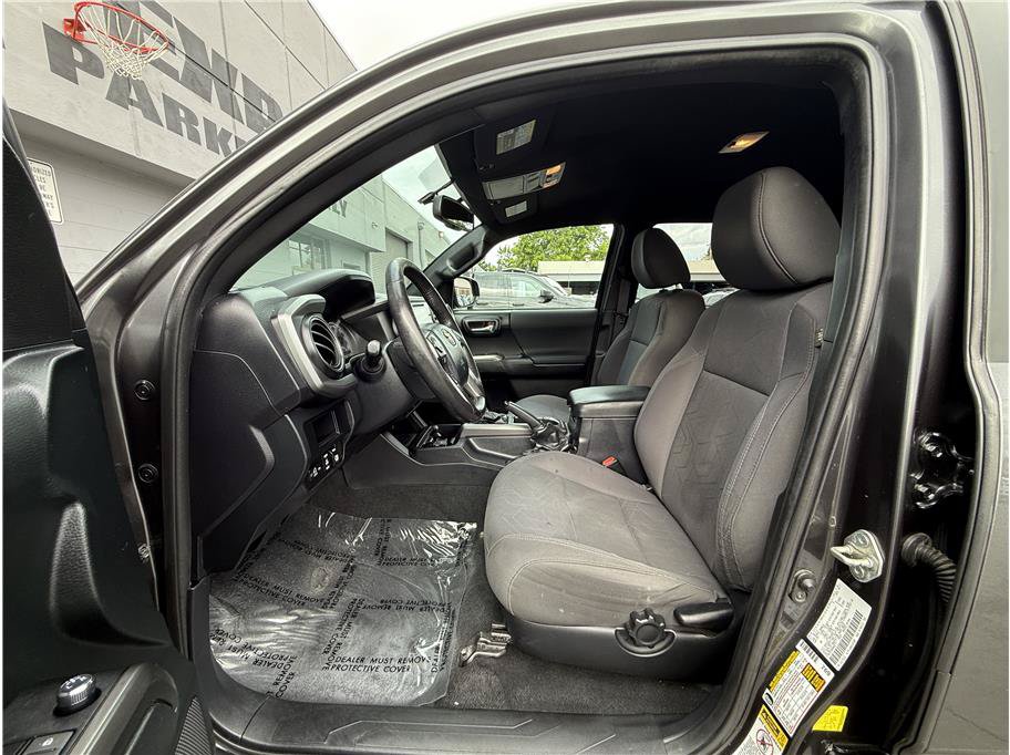 Used 2017 Toyota Tacoma TRD Off-Road w/ Tow Package RWD image 7