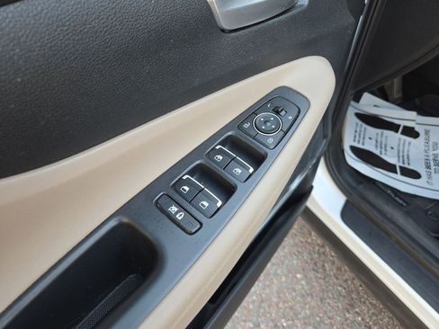 Used 2020 Hyundai Santa Fe SEL w/ Convenience Package image 13