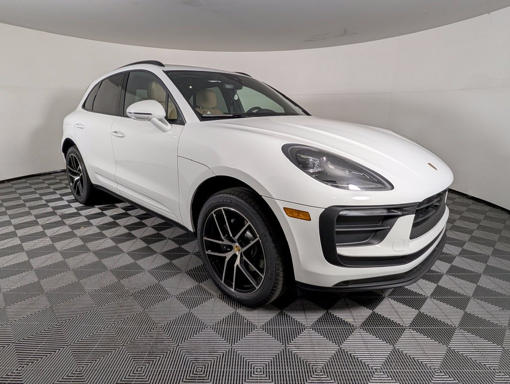 New 2026 Porsche Macan AWD/4WD image 9
