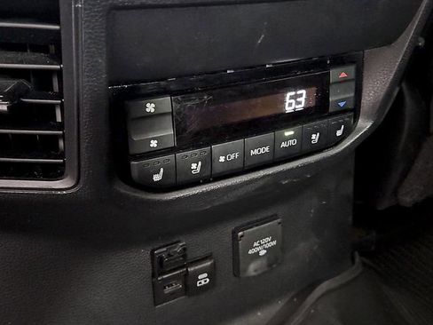 Used 2024 Toyota Sequoia Platinum AWD/4WD image 12