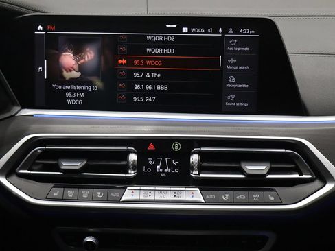 Used 2022 BMW X7 xDrive40i w/ Cold Weather Package AWD/4WD image 32