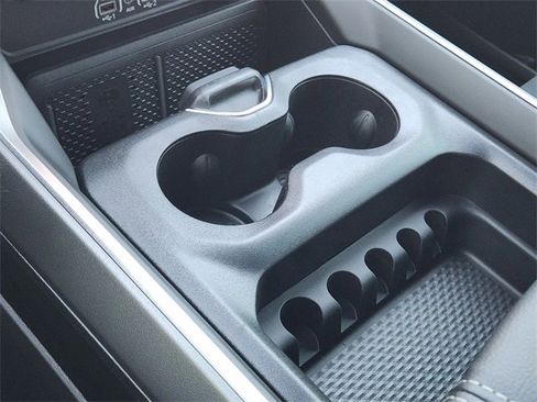 New 2026 RAM 1500 4x4 Crew Cab image 15