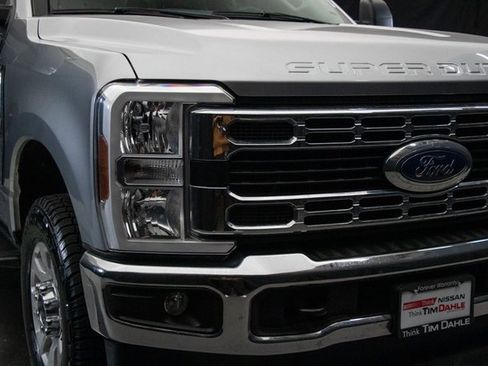 Used 2024 Ford F250 XLT image 3