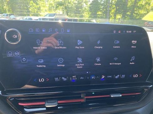 Certified 2025 Chevrolet Silverado EV RST AWD/4WD image 28