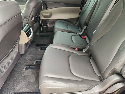 New 2026 Kia Carnival EX FWD image 21
