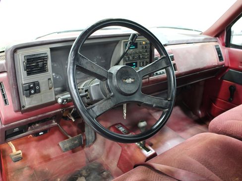 Used 1989 Chevrolet Silverado 2500 4x4 Regular Cab image 2