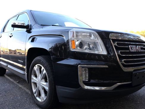 Used 2017 GMC Terrain SLT image 3