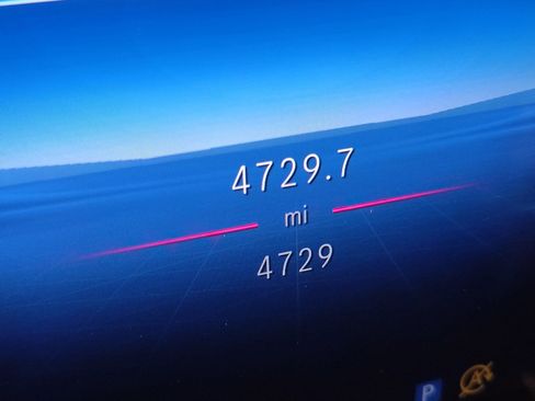 Used 2025 Mercedes-Benz GLC 300 image 17