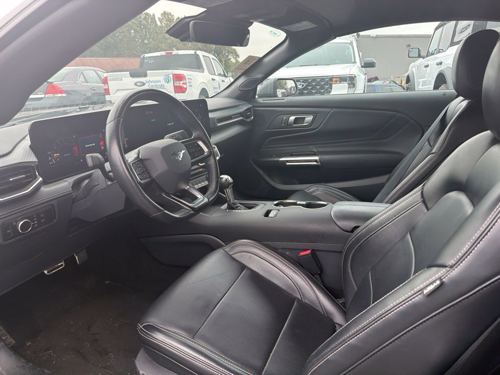 Used 2025 Ford Mustang Premium RWD image 10