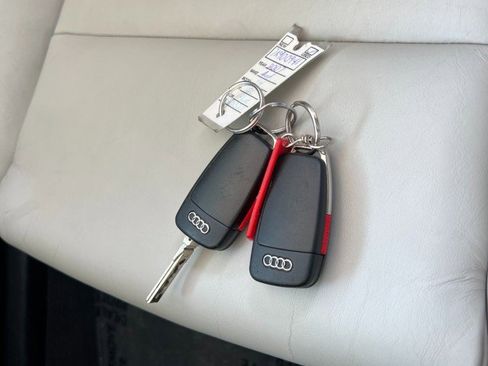 Used 2007 Audi S4 Cabriolet image 36