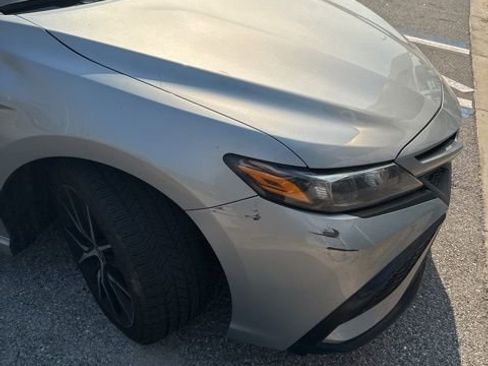 Used 2023 Toyota Camry SE image 2