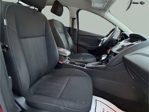 Used 2017 Ford Focus SE image 16