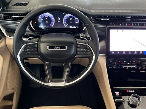 New 2025 Jeep Grand Cherokee L Limited w/ Luxury Tech Group II image 14