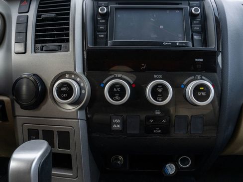 Used 2014 Toyota Sequoia SR5 RWD image 28