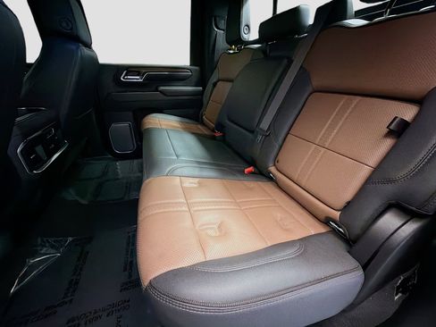 Used 2024 Chevrolet Silverado 3500 High Country w/ High Country Premium Package image 13