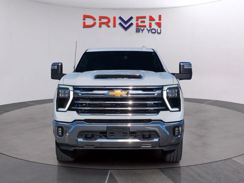 Used 2024 Chevrolet Silverado 2500 LTZ image 8