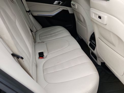 Used 2021 BMW X5 xDrive40i w/ M Sport Package image 29