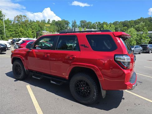Used 2024 Toyota 4Runner TRD Off-Road Premium w/ Moonroof Package AWD/4WD image 5