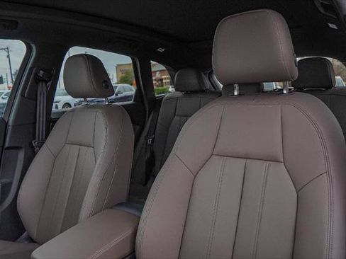 Certified 2025 Audi Q5 Premium w/ Convenience Package AWD/4WD image 10