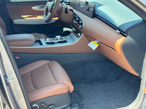 New 2026 Genesis GV70 2.5T Advanced AWD/4WD image 13