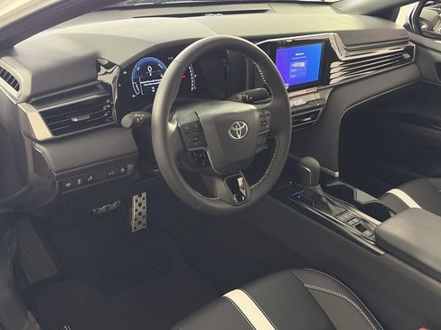 New 2026 Toyota Camry SE FWD image 11