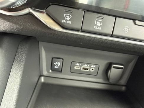 Used 2025 Nissan Sentra SR w/ SR Premium Package FWD image 20
