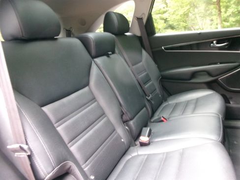Used 2016 Kia Sorento SX image 26