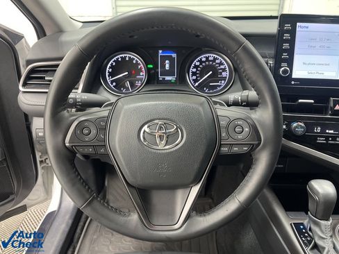 Used 2024 Toyota Camry SE image 19