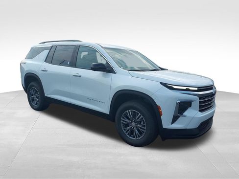 New 2026 Chevrolet Traverse LT w/ Driver Confidence Package FWD image 7