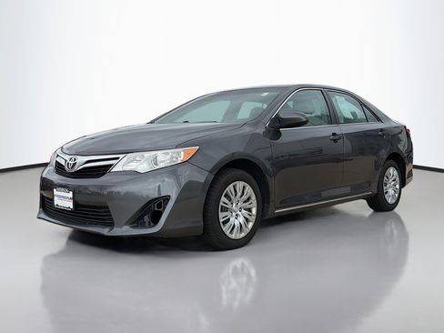 Used 2013 Toyota Camry LE FWD image 11