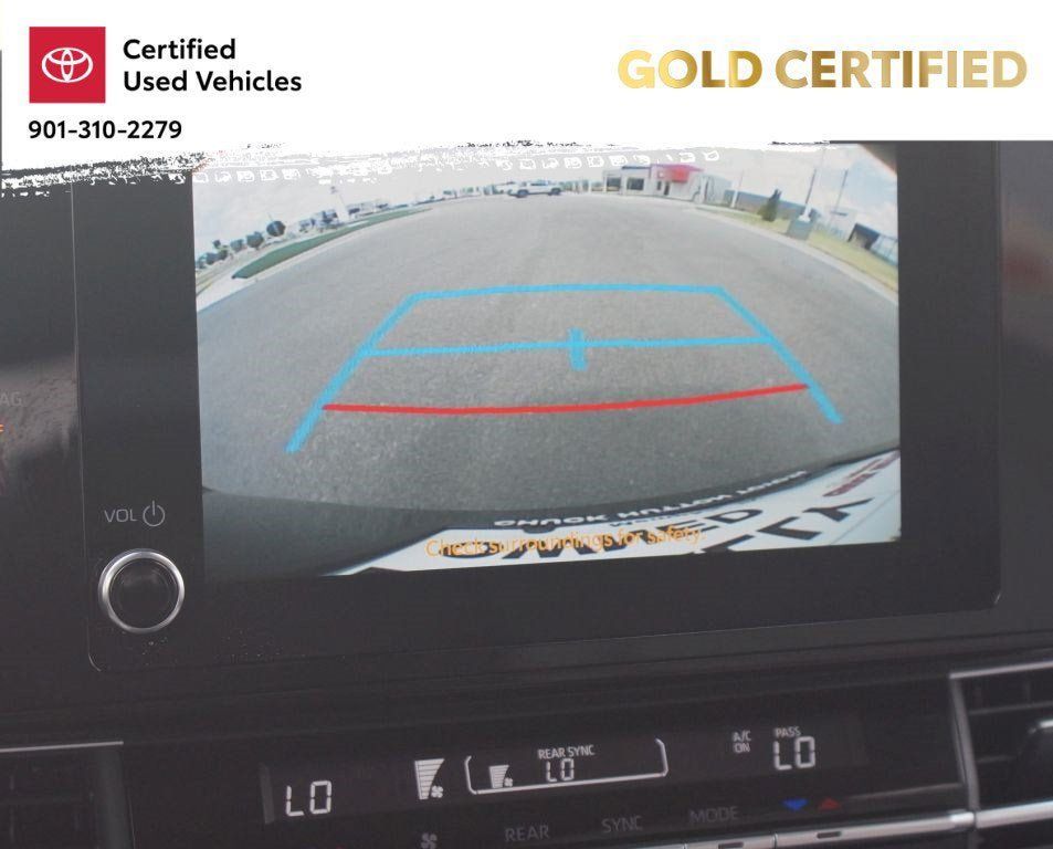 Used 2026 Toyota Sienna LE FWD image 7