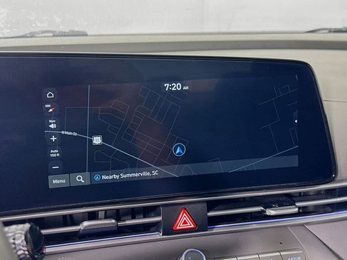 Used 2025 Hyundai Elantra SEL FWD image 26