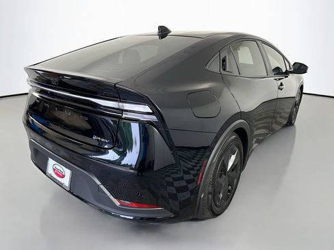 Used 2026 Toyota Prius Plug-In Hybrid FWD image 5