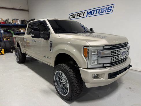 Used 2017 Ford F250 Platinum w/ Platinum Ultimate Package AWD/4WD image 8