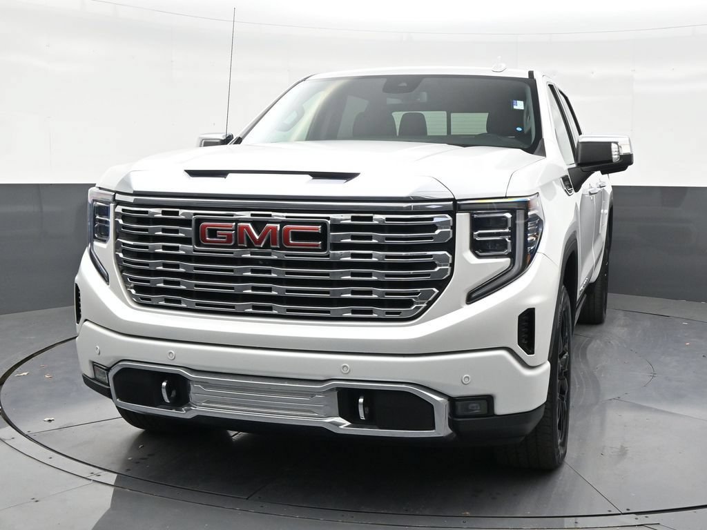 Used 2023 GMC Sierra 1500 Denali w/ Denali Carbonpro Edition AWD/4WD image 8
