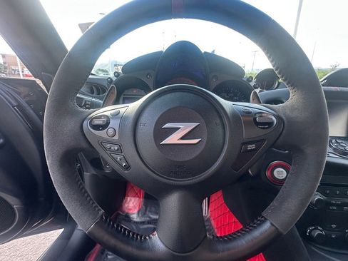 Used 2020 Nissan 370Z NISMO RWD image 28