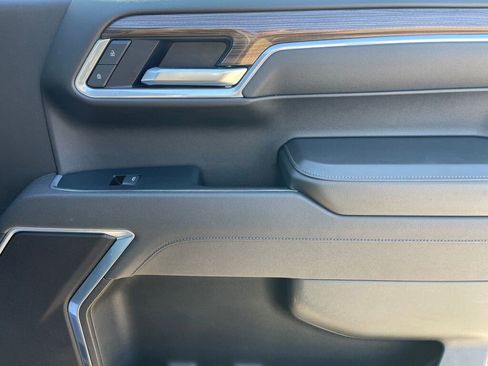 Used 2025 Chevrolet Silverado 1500 LT image 24