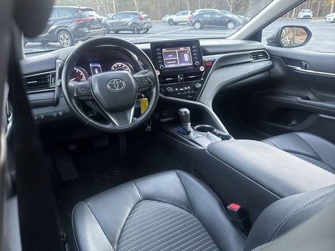 Used 2024 Toyota Camry SE image 2
