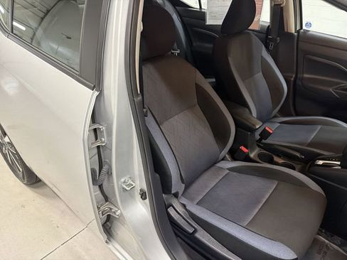 Used 2025 Nissan Versa SV FWD image 18