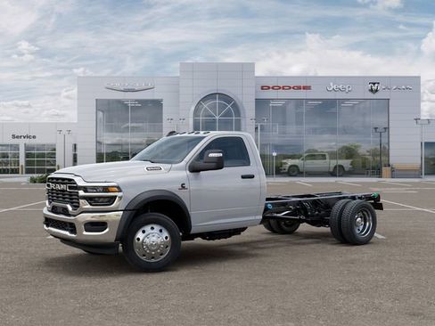 New 2026 RAM 5500 Tradesman w/ Chrome Appearance Group image 2