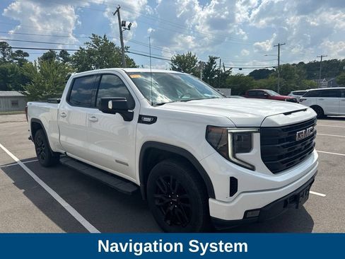 Used 2022 GMC Sierra 1500 Elevation w/ Elevation Premium Package AWD/4WD image 2
