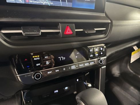 Certified 2025 Kia Seltos EX w/ EX Sunroof Package image 24