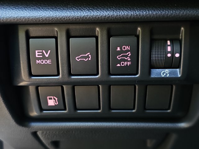 Used 2025 Subaru Forester Limited AWD/4WD image 32