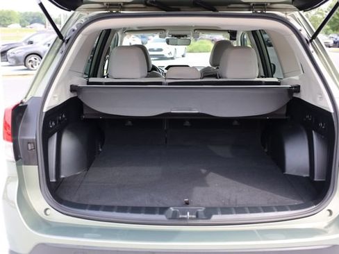 Used 2021 Subaru Forester Premium AWD/4WD image 9